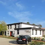 Haus Kunterbunt 公寓 *